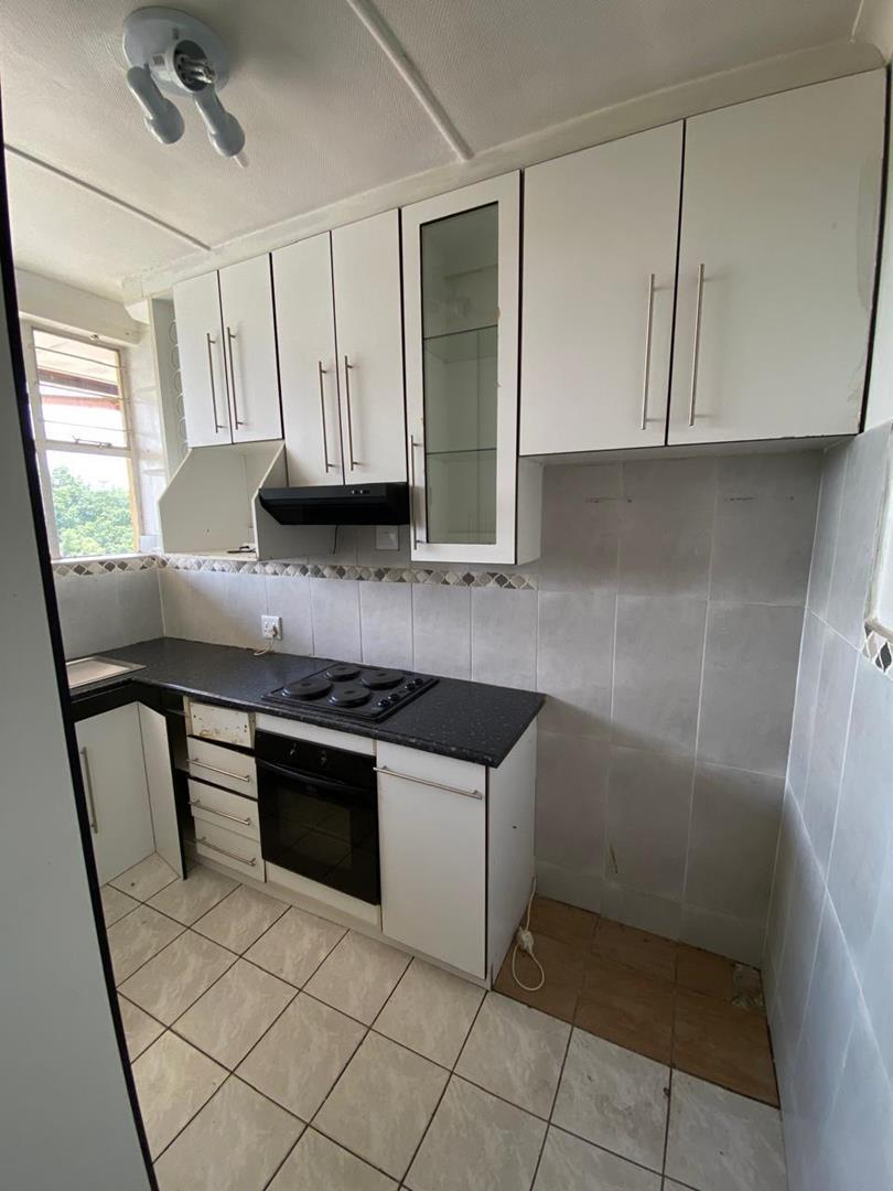 2 Bedroom Property for Sale in Florida Lake Gauteng