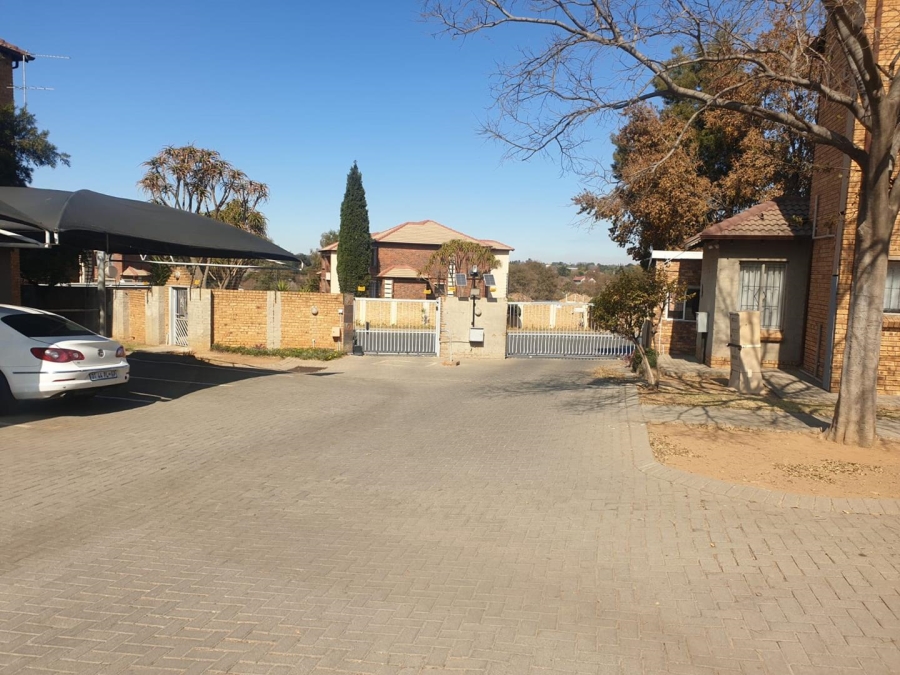 2 Bedroom Property for Sale in Birchleigh Gauteng