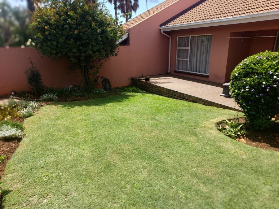 3 Bedroom Property for Sale in Mulbarton Gauteng