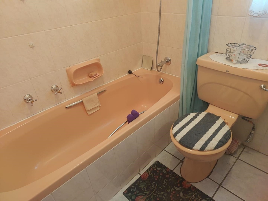 3 Bedroom Property for Sale in Mulbarton Gauteng