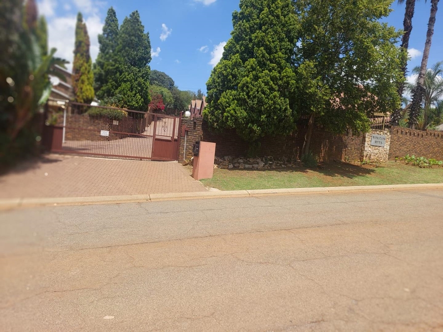 3 Bedroom Property for Sale in Mulbarton Gauteng