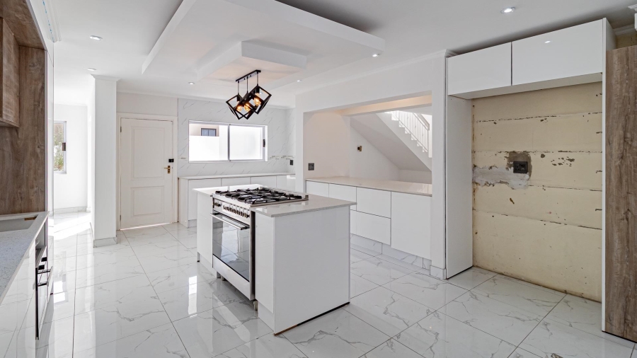 4 Bedroom Property for Sale in Dainfern Golf Estate Gauteng