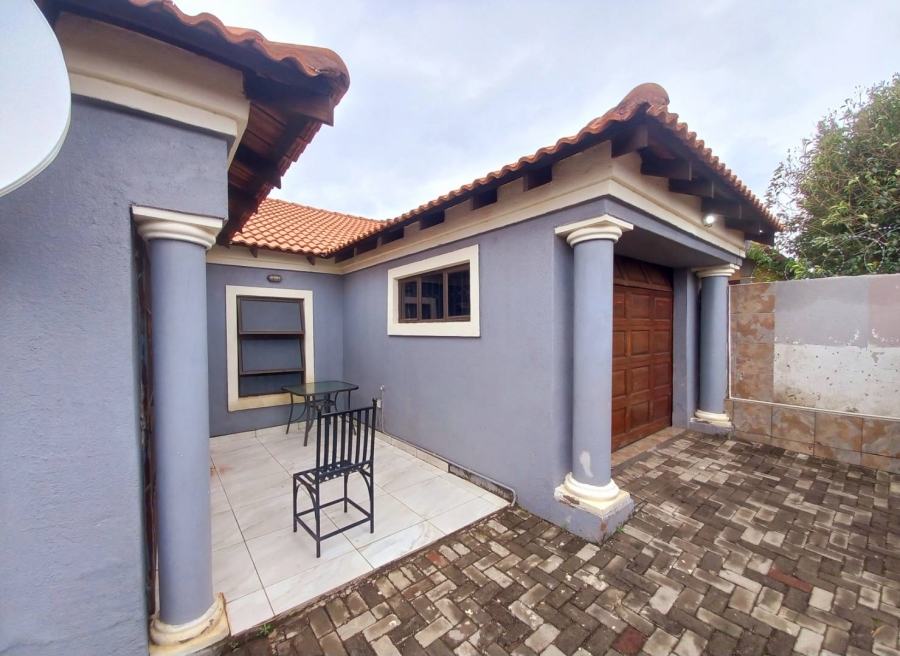 3 Bedroom Property for Sale in Lotus Gardens Gauteng