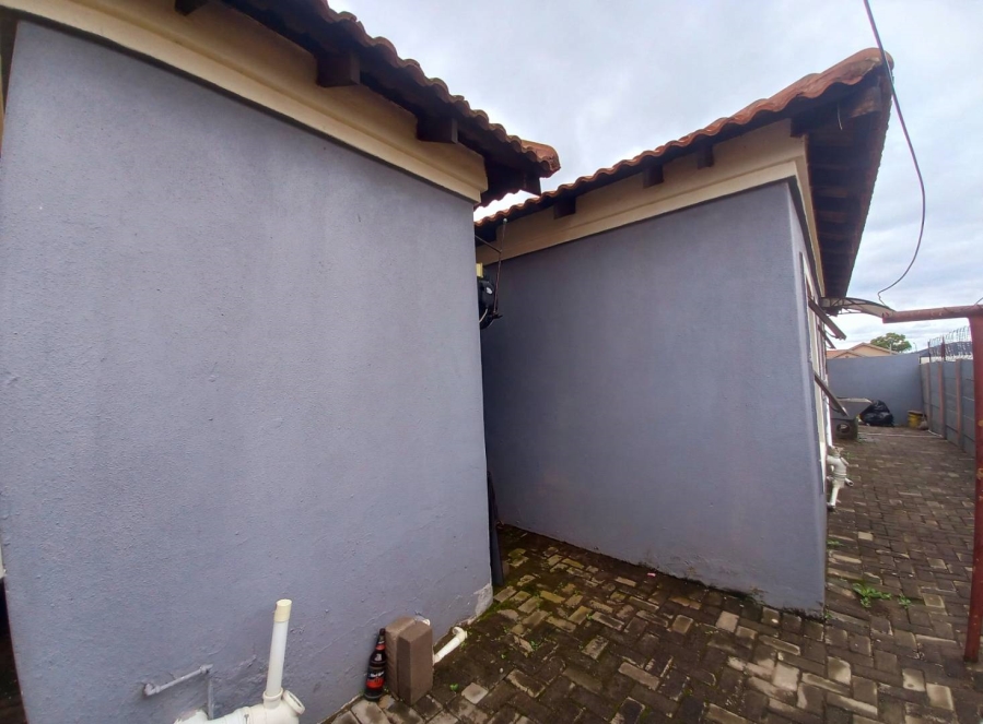 3 Bedroom Property for Sale in Lotus Gardens Gauteng