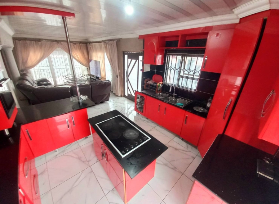 3 Bedroom Property for Sale in Lotus Gardens Gauteng