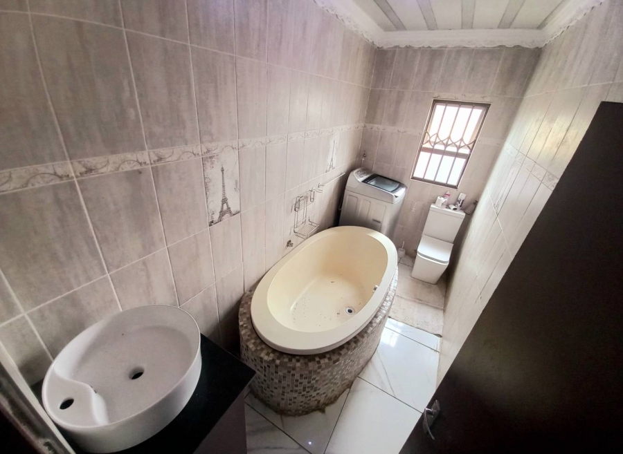 3 Bedroom Property for Sale in Lotus Gardens Gauteng