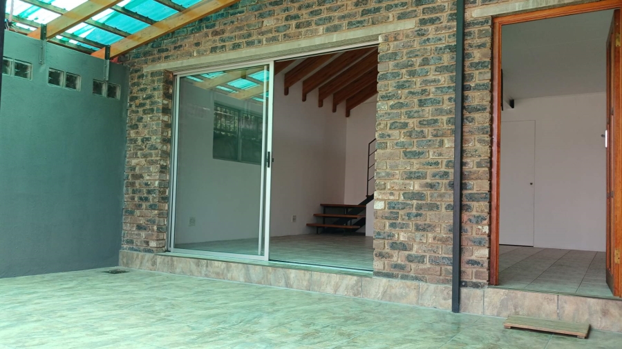 To Let 2 Bedroom Property for Rent in Hurlingham Manor Gauteng