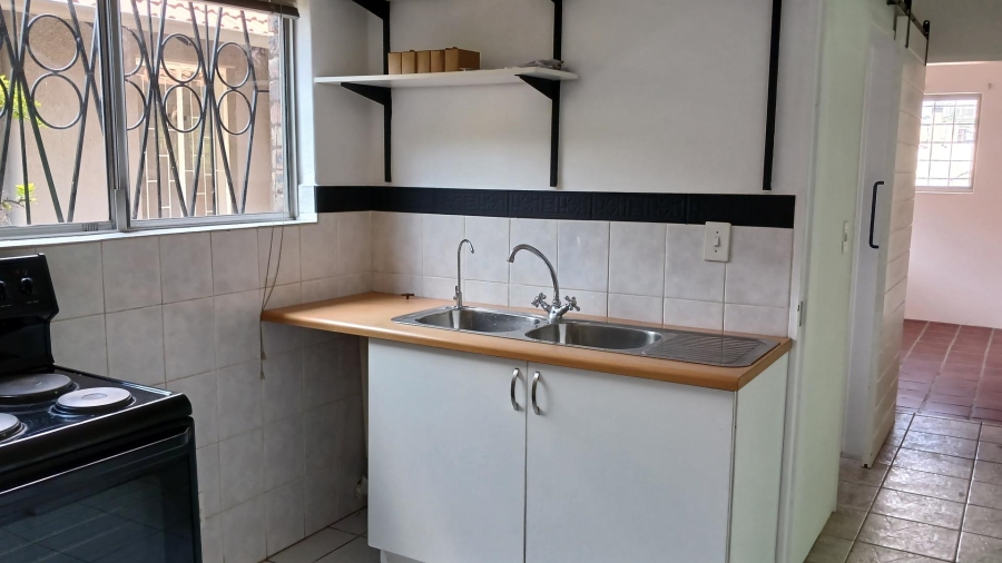 To Let 2 Bedroom Property for Rent in Hurlingham Manor Gauteng