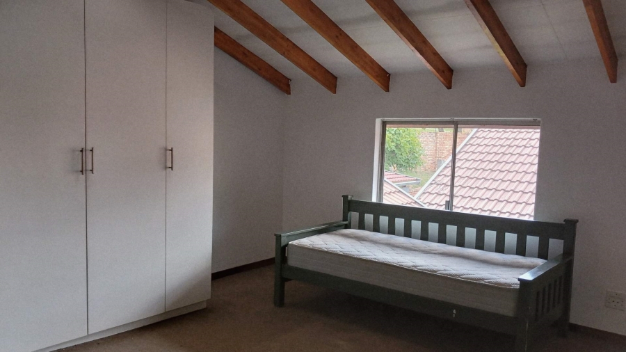 To Let 2 Bedroom Property for Rent in Hurlingham Manor Gauteng