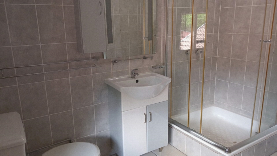 To Let 2 Bedroom Property for Rent in Hurlingham Manor Gauteng