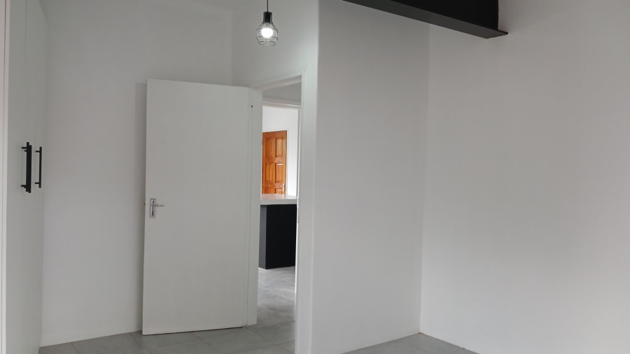 To Let 2 Bedroom Property for Rent in Hurlingham Manor Gauteng