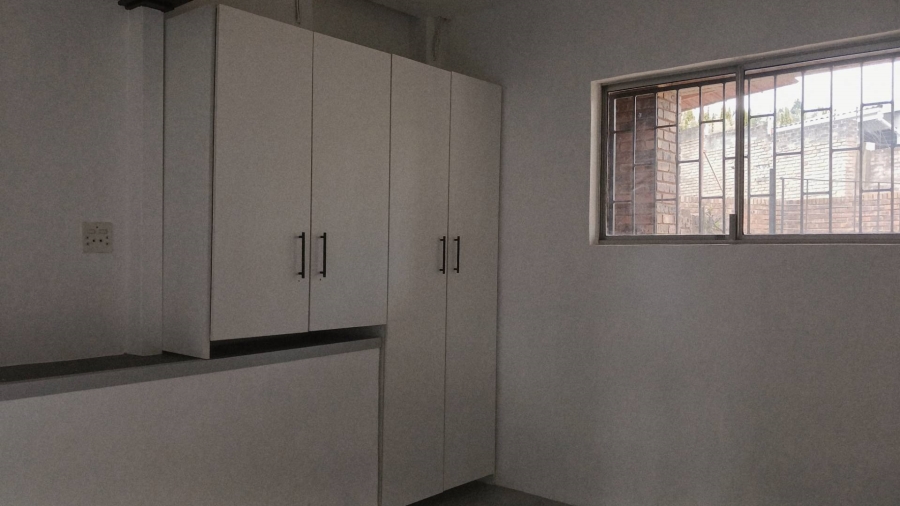 To Let 2 Bedroom Property for Rent in Hurlingham Manor Gauteng