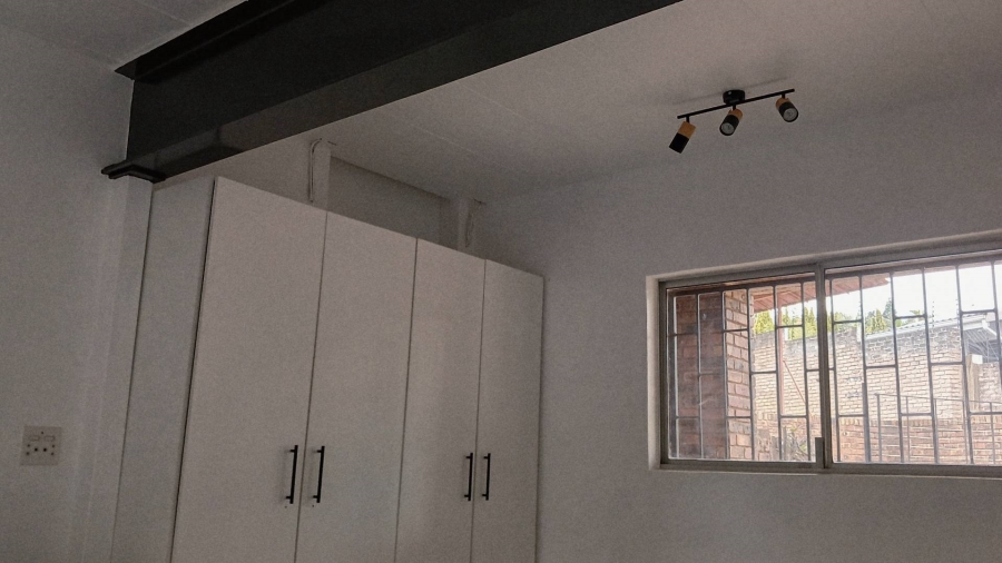 To Let 2 Bedroom Property for Rent in Hurlingham Manor Gauteng