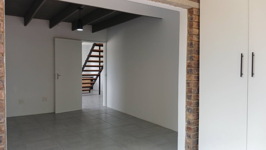 To Let 2 Bedroom Property for Rent in Hurlingham Manor Gauteng