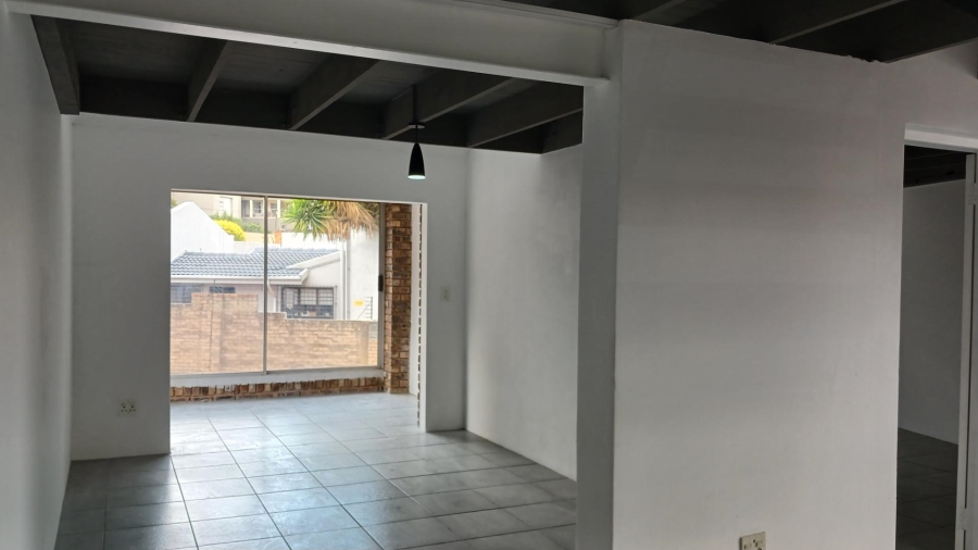 To Let 2 Bedroom Property for Rent in Hurlingham Manor Gauteng