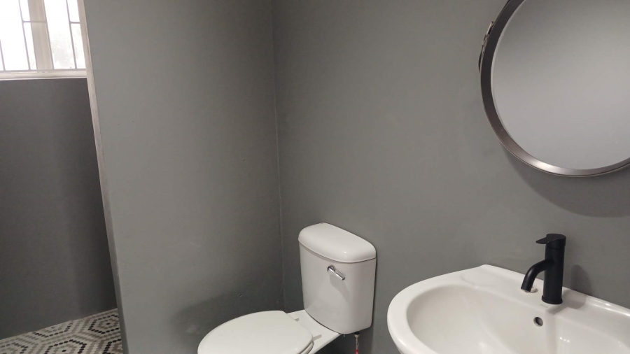 To Let 2 Bedroom Property for Rent in Hurlingham Manor Gauteng