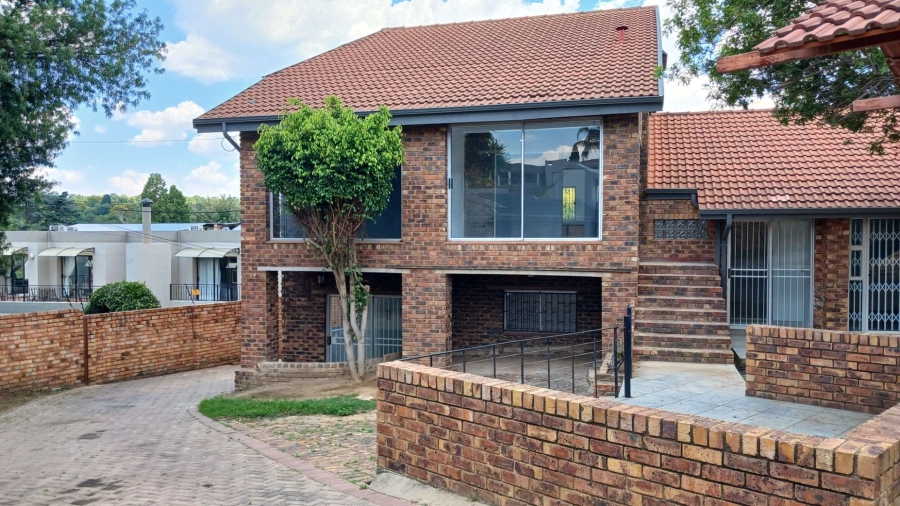 To Let 2 Bedroom Property for Rent in Hurlingham Manor Gauteng