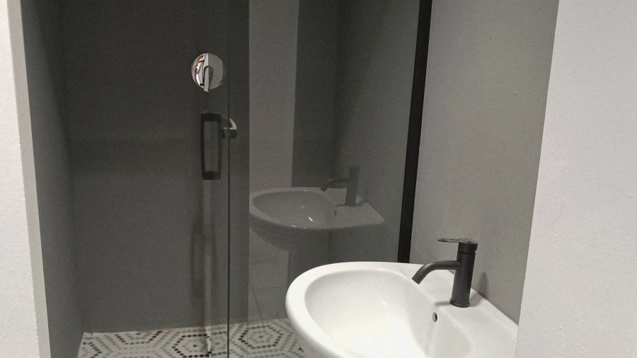 To Let 2 Bedroom Property for Rent in Hurlingham Manor Gauteng