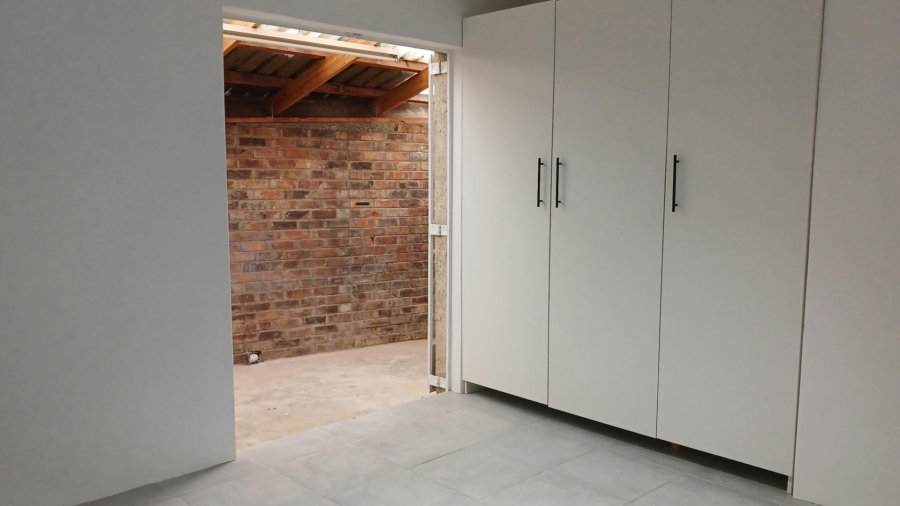 To Let 2 Bedroom Property for Rent in Hurlingham Manor Gauteng