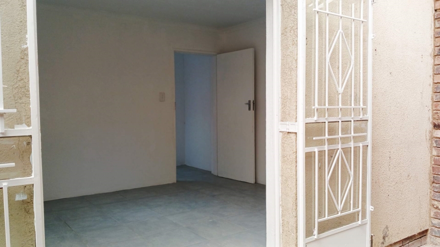 To Let 2 Bedroom Property for Rent in Hurlingham Manor Gauteng