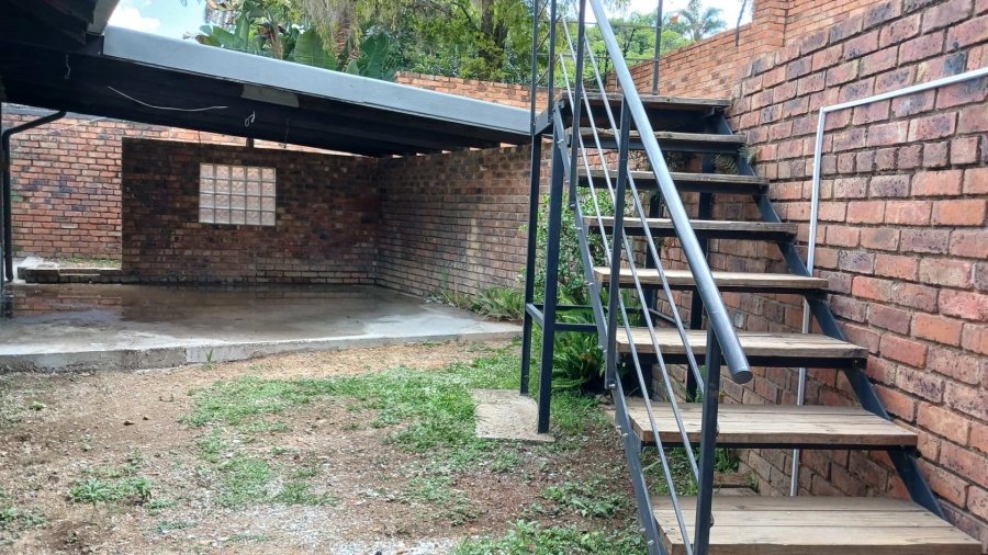 To Let 2 Bedroom Property for Rent in Hurlingham Manor Gauteng