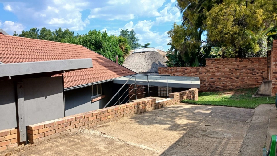 To Let 2 Bedroom Property for Rent in Hurlingham Manor Gauteng