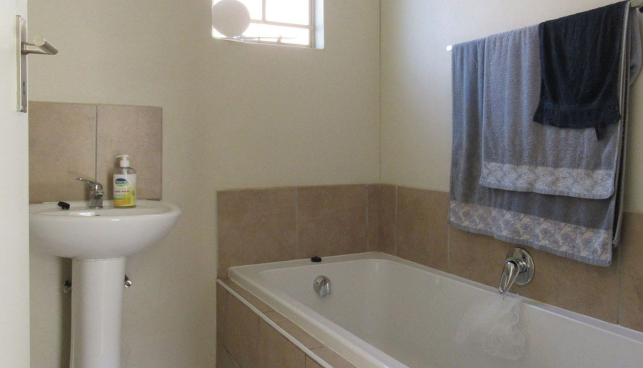 3 Bedroom Property for Sale in Palm Ridge Gauteng