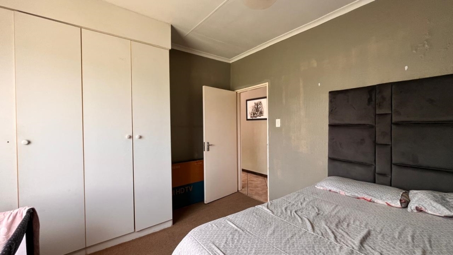 2 Bedroom Property for Sale in Roodepoort Gauteng