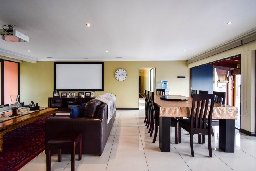 5 Bedroom Property for Sale in Bronkhorstbaai Dorp Gauteng