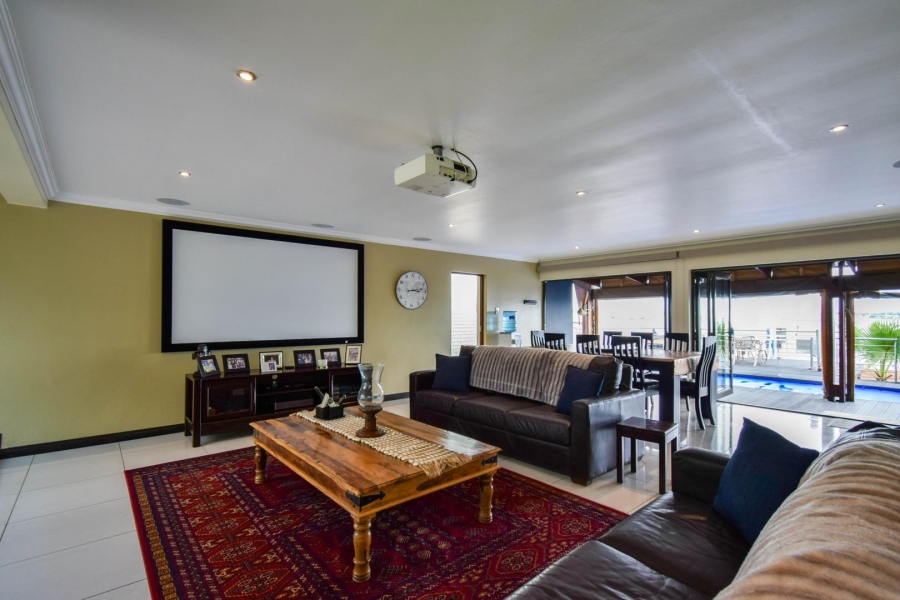 5 Bedroom Property for Sale in Bronkhorstbaai Dorp Gauteng