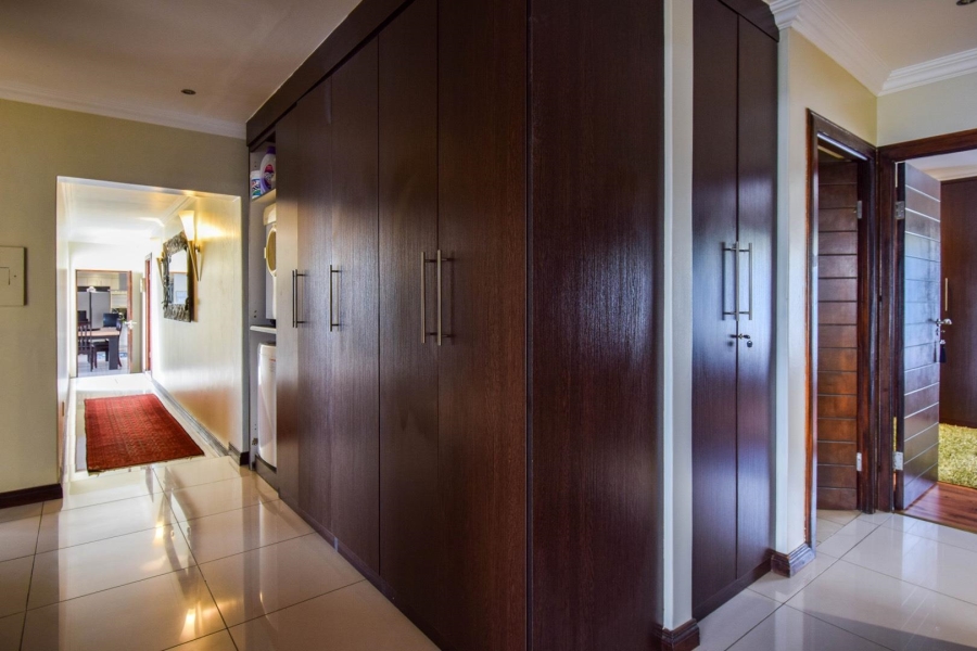 5 Bedroom Property for Sale in Bronkhorstbaai Dorp Gauteng