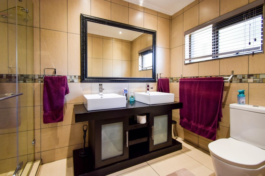 5 Bedroom Property for Sale in Bronkhorstbaai Dorp Gauteng