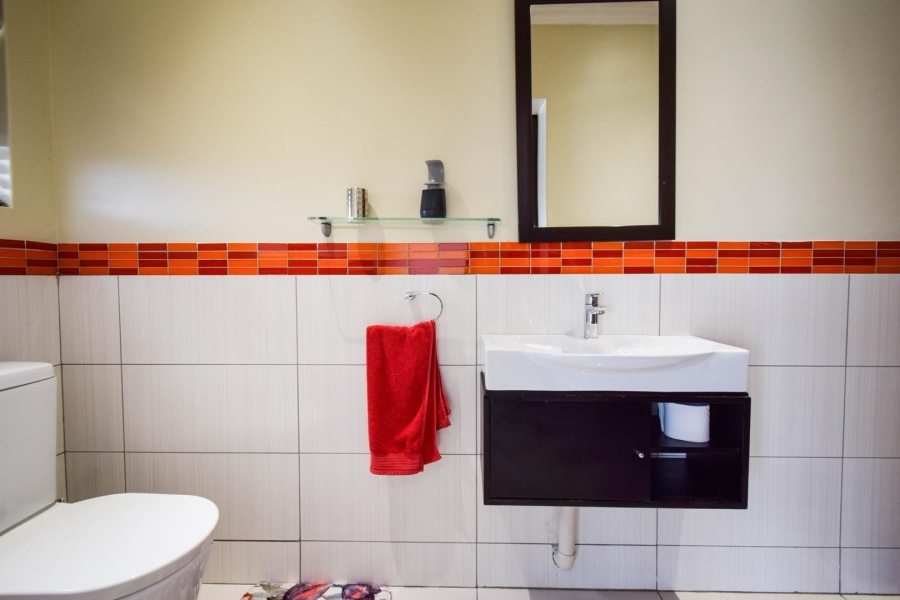 5 Bedroom Property for Sale in Bronkhorstbaai Dorp Gauteng