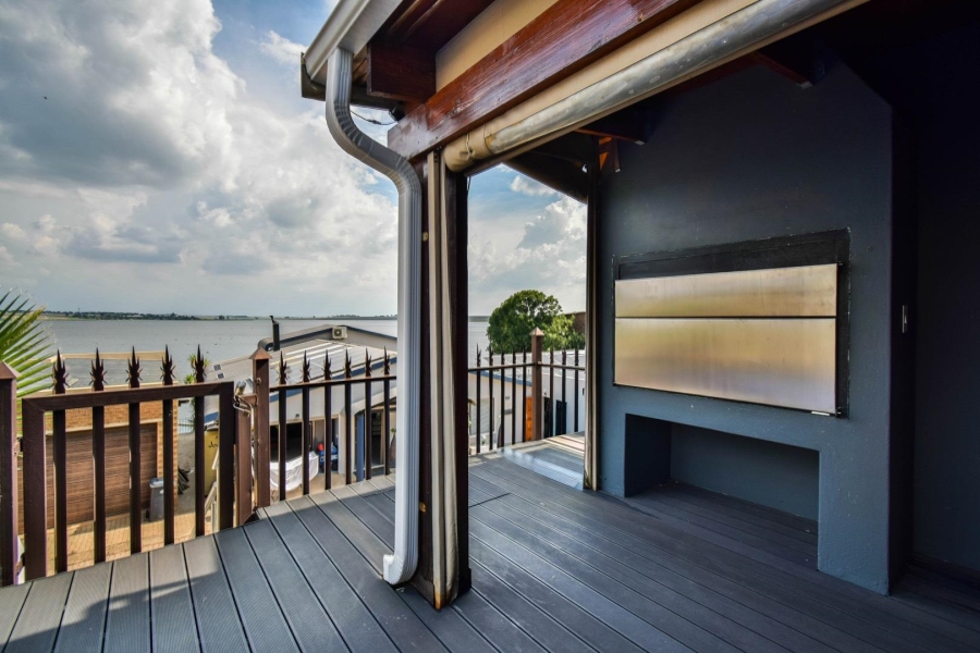 5 Bedroom Property for Sale in Bronkhorstbaai Dorp Gauteng