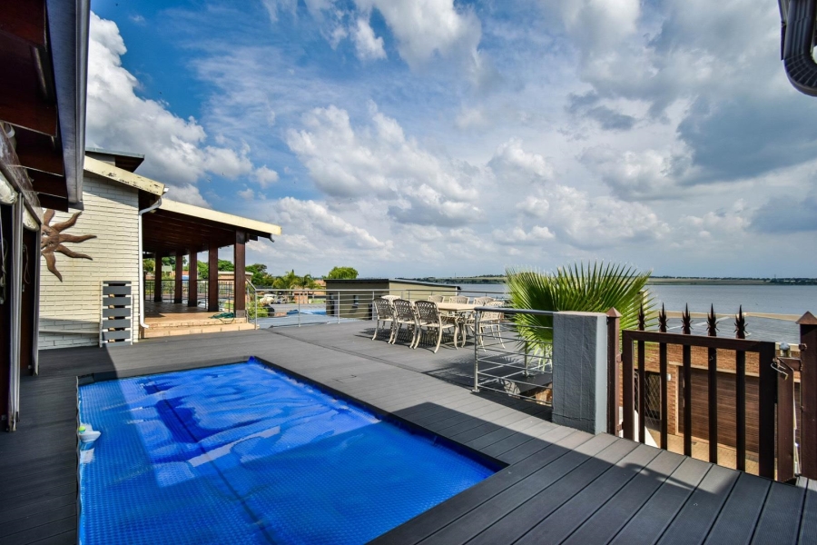 5 Bedroom Property for Sale in Bronkhorstbaai Dorp Gauteng