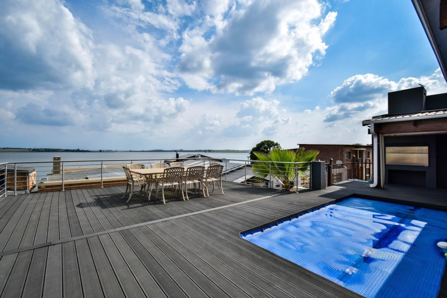 5 Bedroom Property for Sale in Bronkhorstbaai Dorp Gauteng