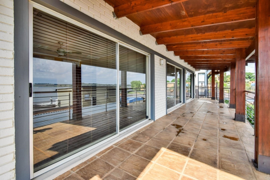 5 Bedroom Property for Sale in Bronkhorstbaai Dorp Gauteng