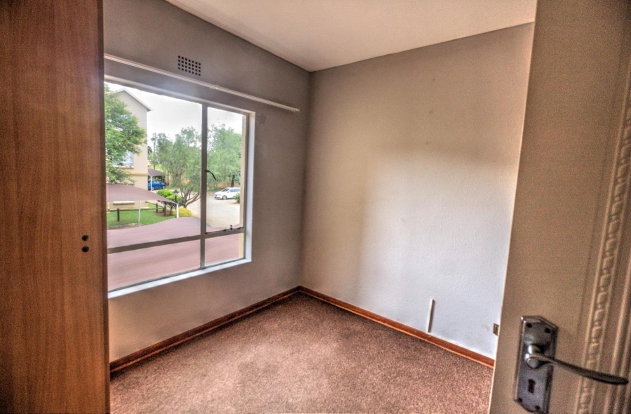 To Let 2 Bedroom Property for Rent in Pomona Gauteng