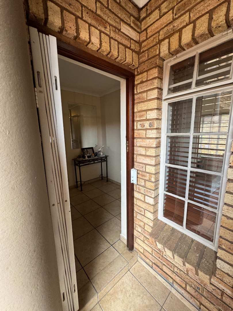 3 Bedroom Property for Sale in New Redruth Gauteng