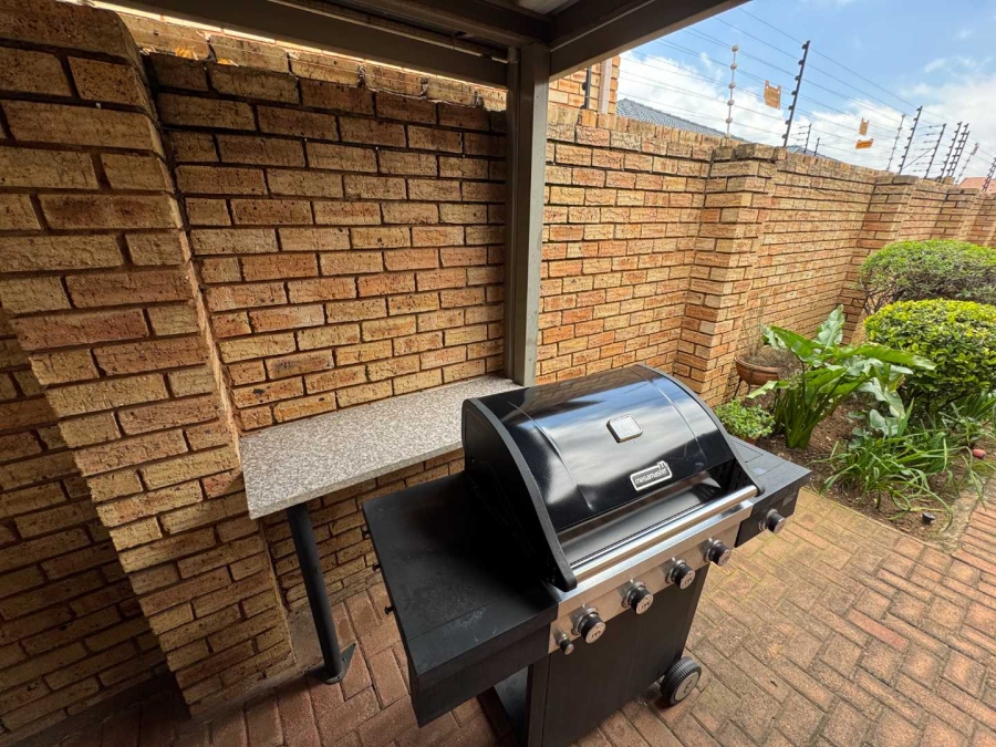 3 Bedroom Property for Sale in New Redruth Gauteng