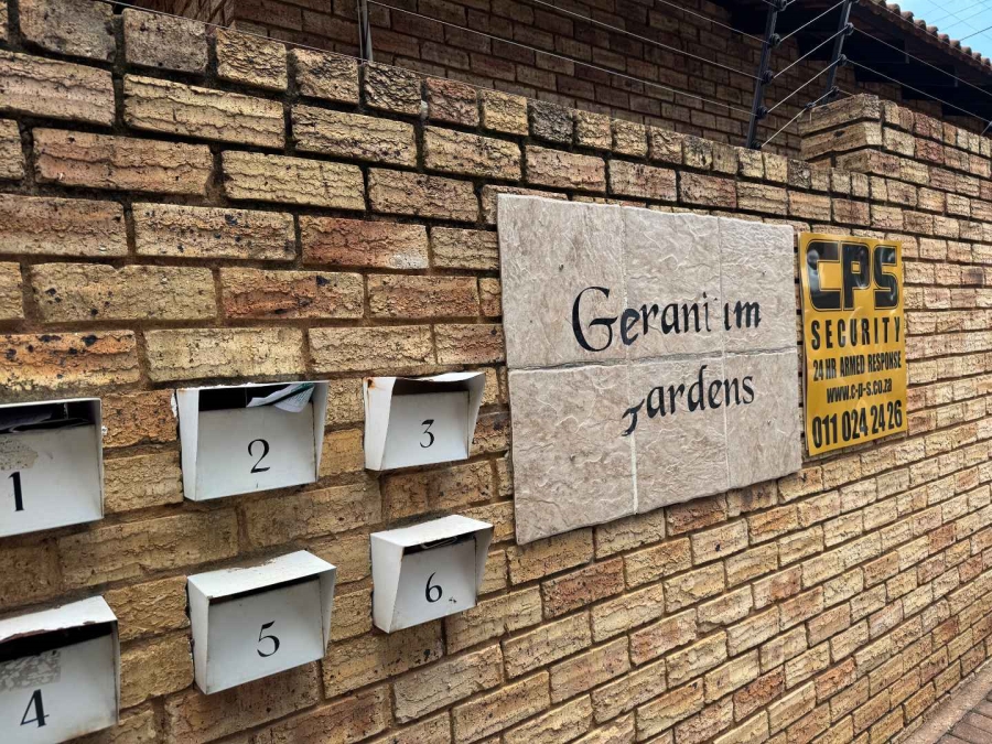 3 Bedroom Property for Sale in New Redruth Gauteng