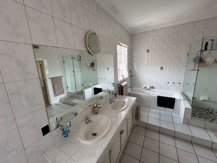 4 Bedroom Property for Sale in Randhart Gauteng