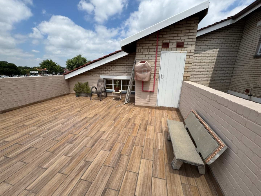 4 Bedroom Property for Sale in Randhart Gauteng