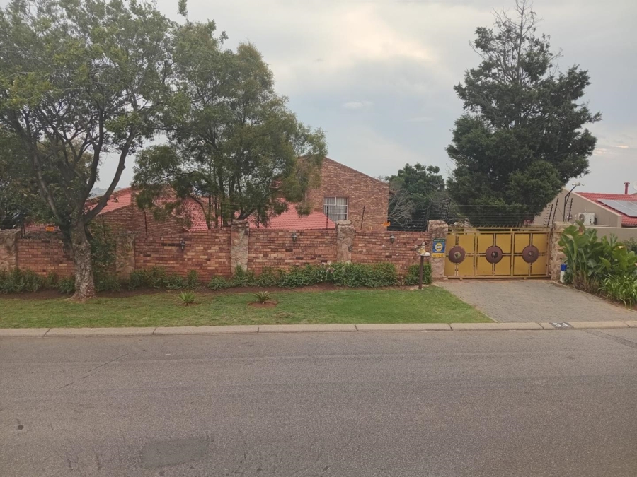 3 Bedroom Property for Sale in Winchester Hills Ext 3 Gauteng