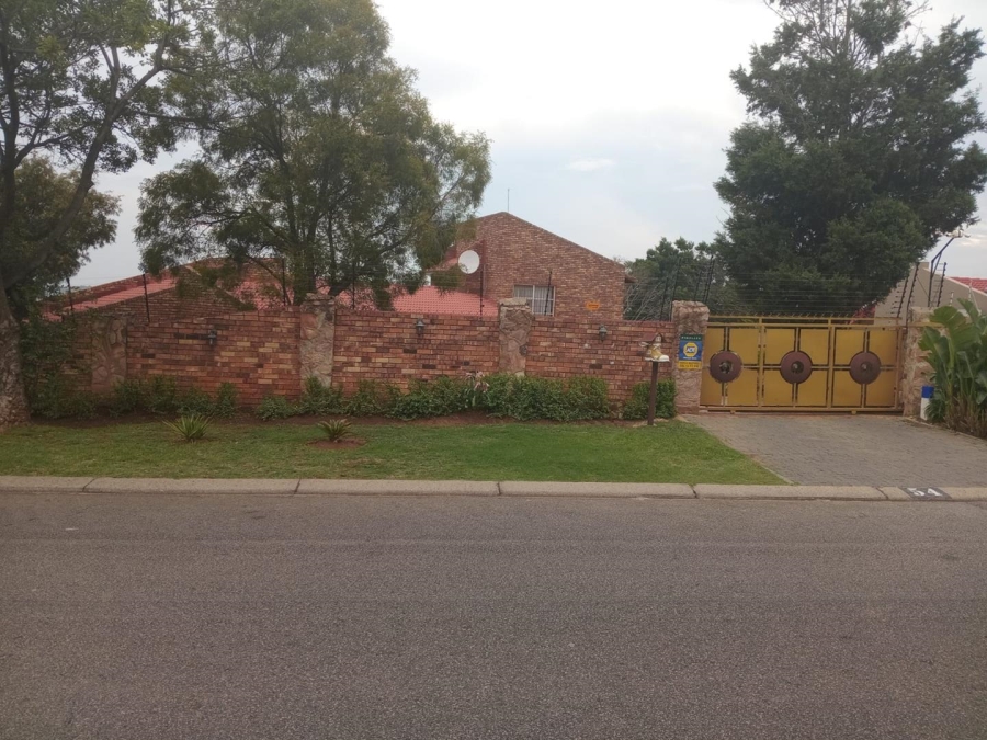 3 Bedroom Property for Sale in Winchester Hills Ext 3 Gauteng