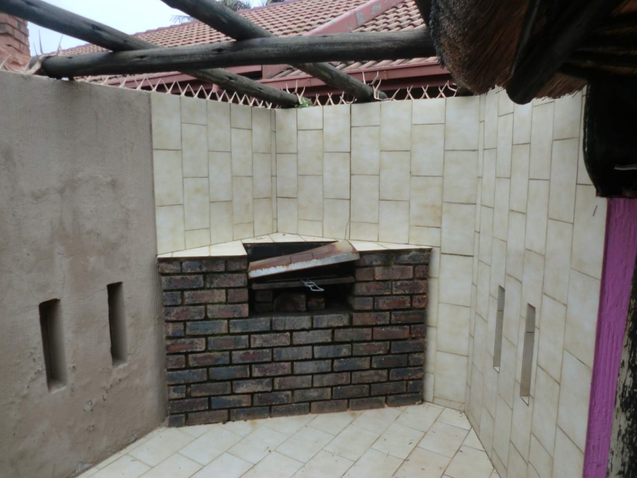 2 Bedroom Property for Sale in Norkem Park Gauteng
