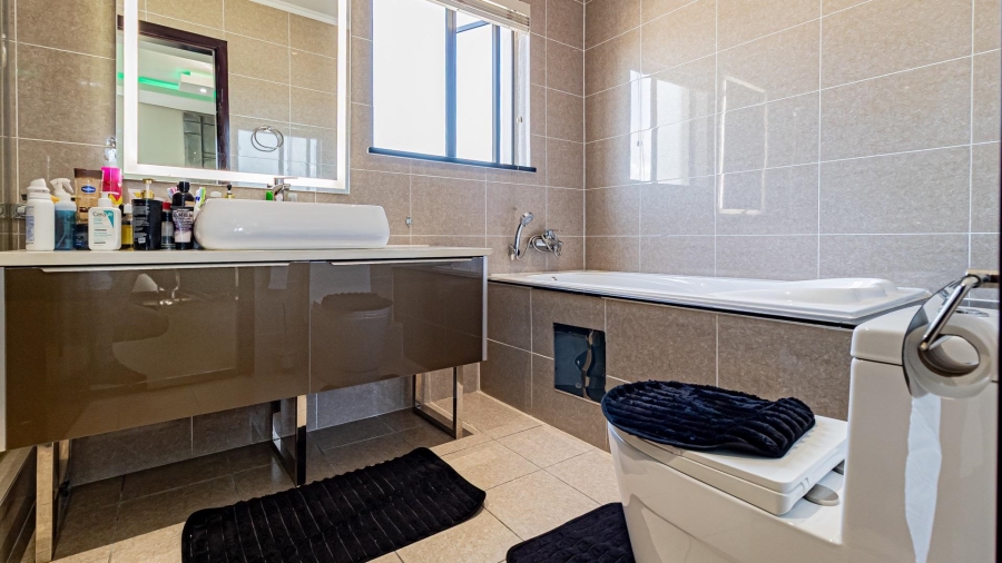 3 Bedroom Property for Sale in Fourways Gauteng