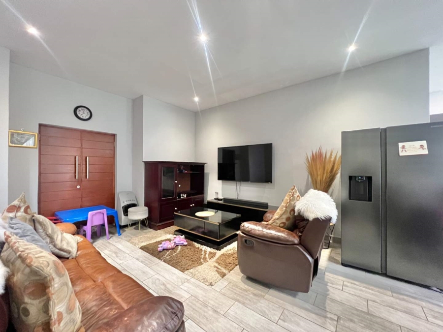 3 Bedroom Property for Sale in Zambezi Manor Lifestyle Estate Gauteng