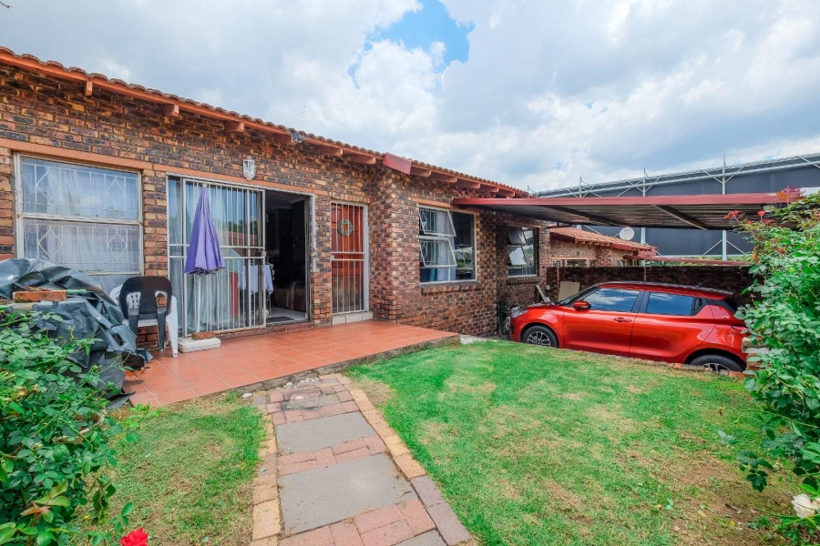 3 Bedroom Property for Sale in Buccleuch Gauteng