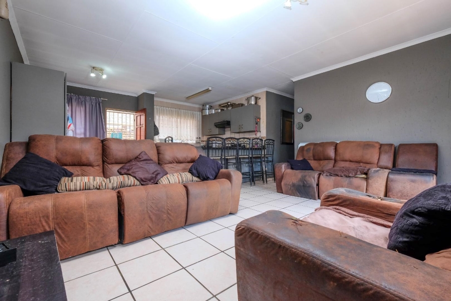 3 Bedroom Property for Sale in Buccleuch Gauteng